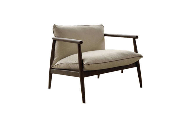 Karin - Lounge Chair / Désirée