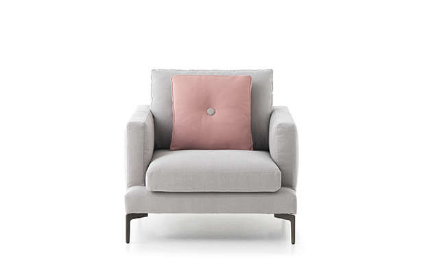 Essentiel - Lounge Chair / Saba Italia